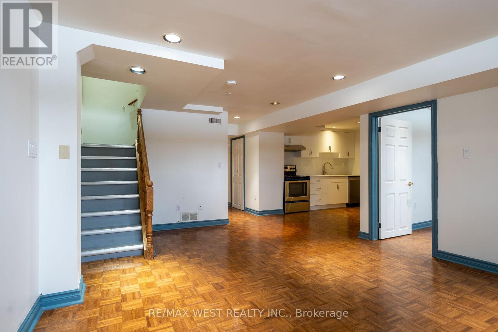 Lower - 28 Paragon Road, Toronto, Ontario  M9R 1J5 - Photo 3 - W12733562