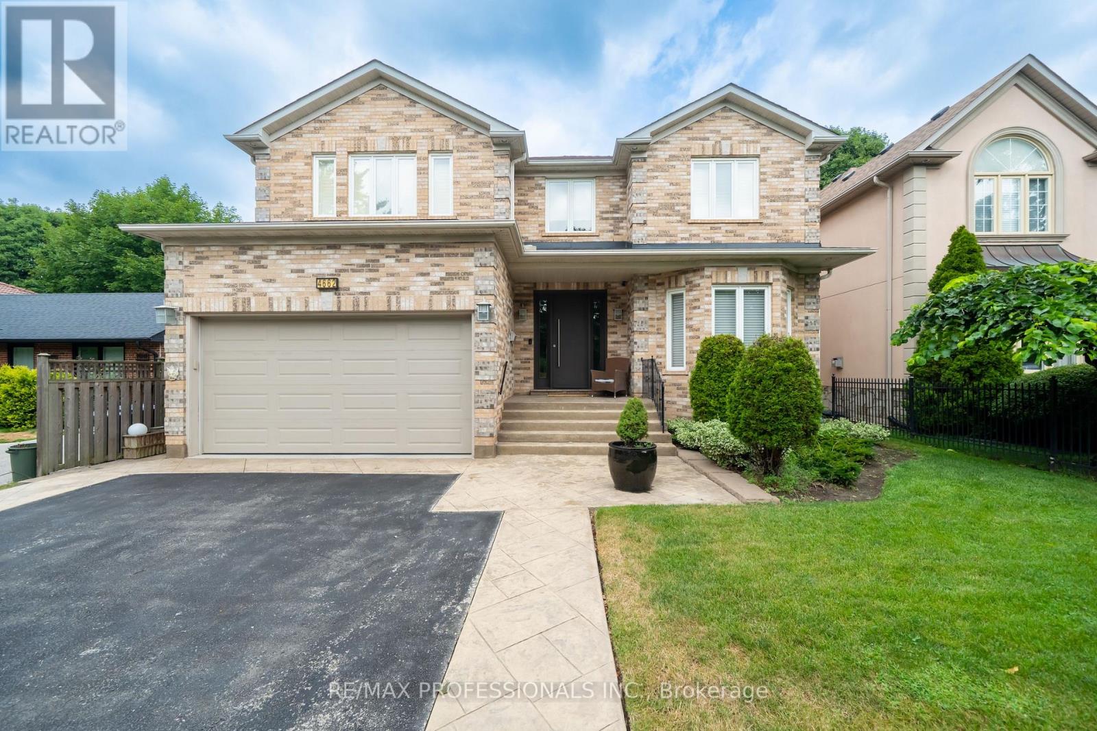 4662 DUNDAS STREET W, Toronto, Ontario