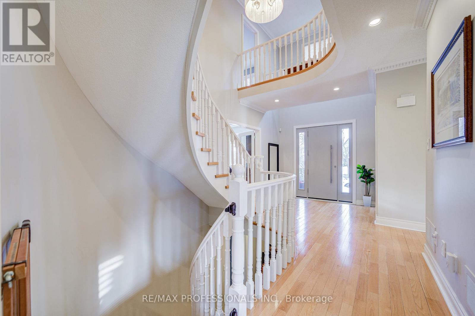 4662 Dundas Street W, Toronto, Ontario  M9A 1A6 - Photo 34 - W12733620