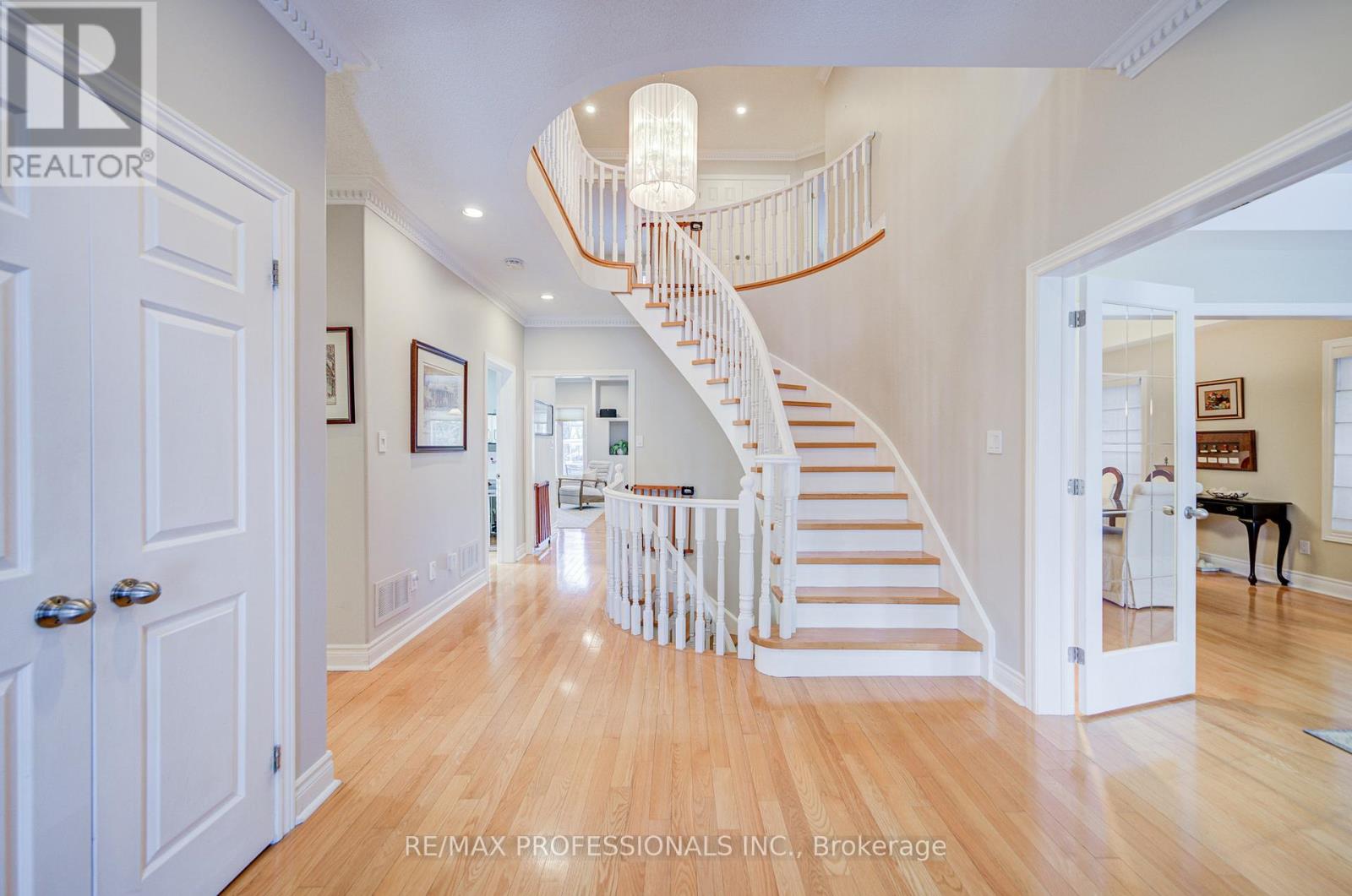 4662 Dundas Street W, Toronto, Ontario  M9A 1A6 - Photo 4 - W12733620