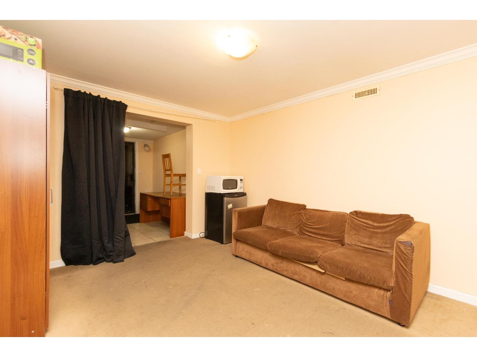 10230 128 Street, Surrey, British Columbia  V3T 2Z3 - Photo 3 - R3083821