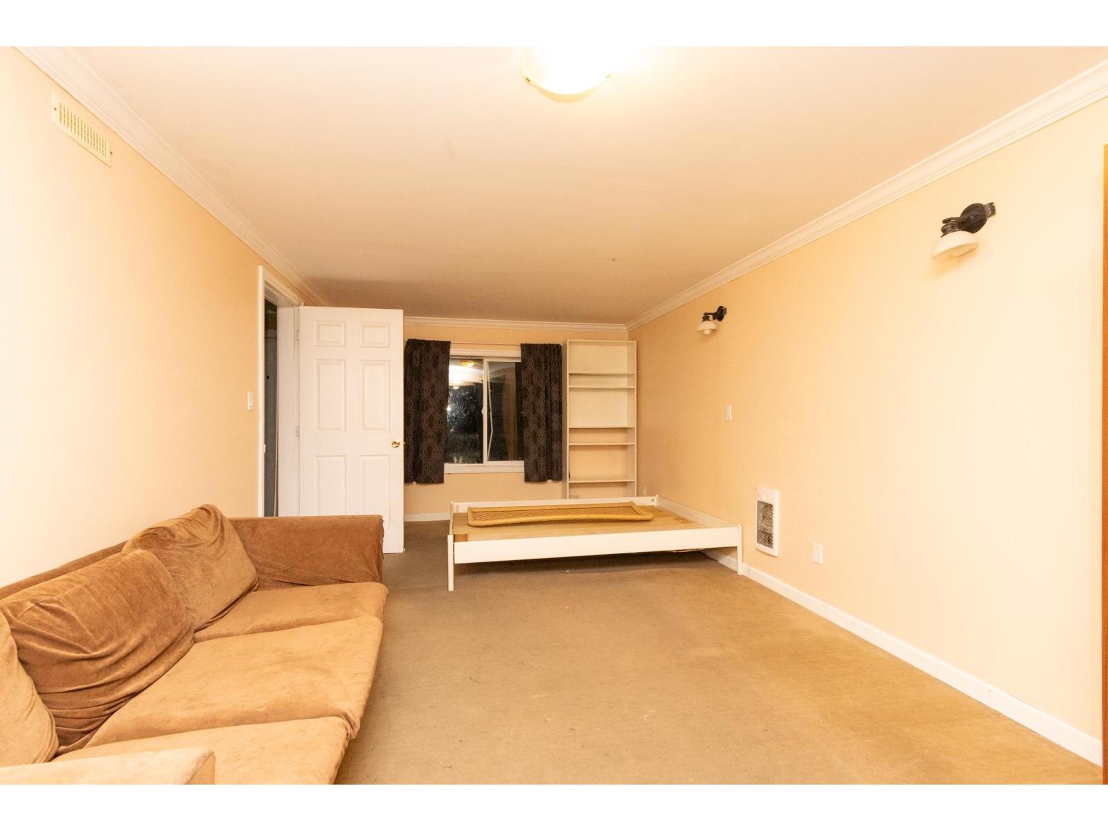 10230 128 Street, Surrey, British Columbia  V3T 2Z3 - Photo 4 - R3083821