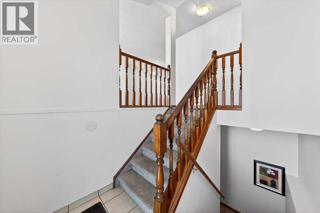 184 Falmere Way Ne, Calgary, Alberta  T3J 2Y2 - Photo 3 - A2276375