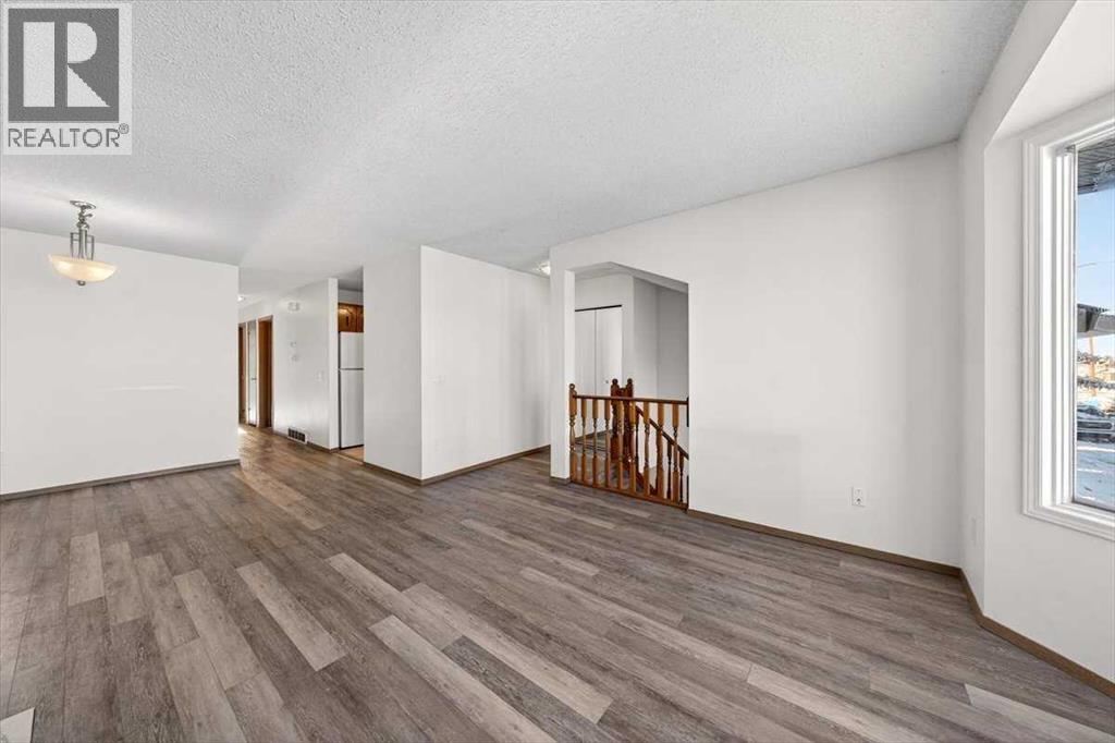 184 Falmere Way Ne, Calgary, Alberta  T3J 2Y2 - Photo 10 - A2276375