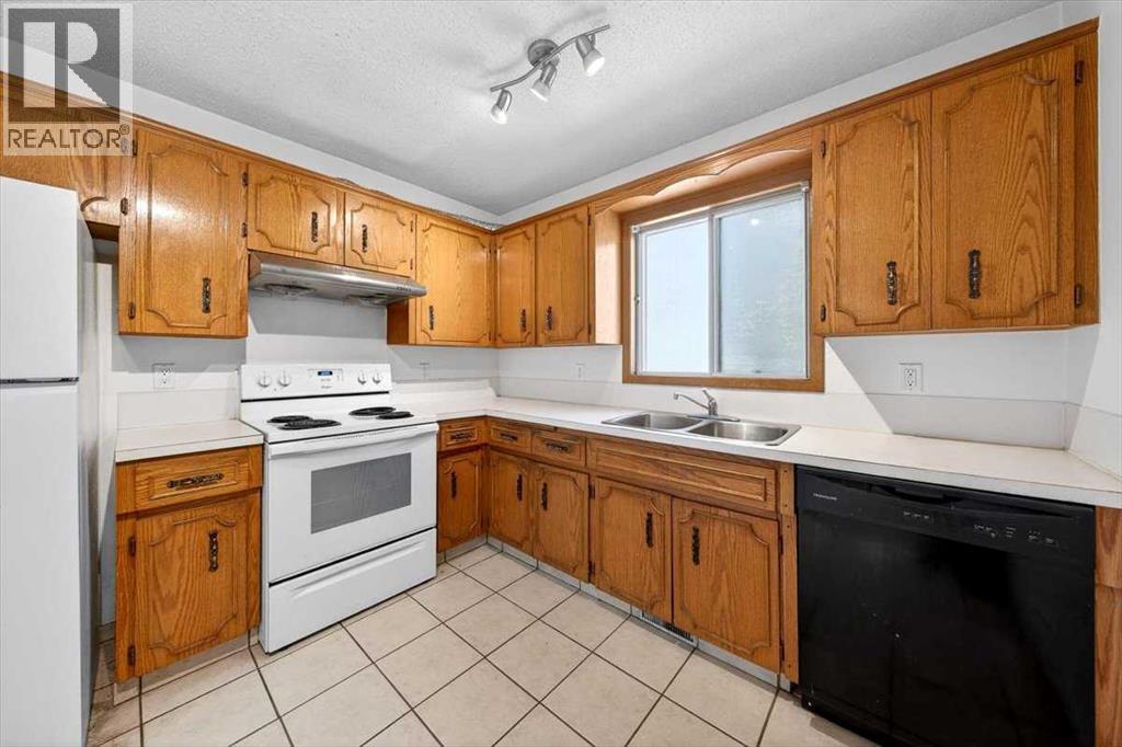 184 Falmere Way Ne, Calgary, Alberta  T3J 2Y2 - Photo 14 - A2276375