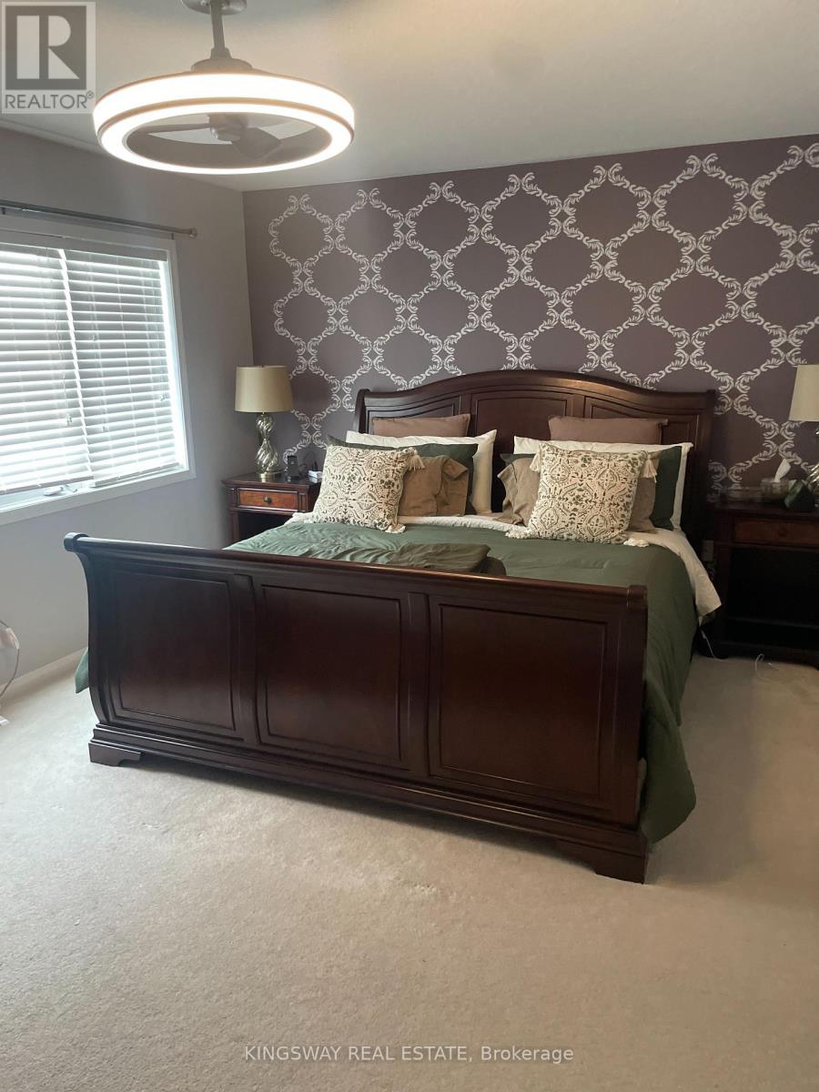 229 Pineglen Crescent, Kitchener, Ontario  N2R 0G2 - Photo 11 - X12733580