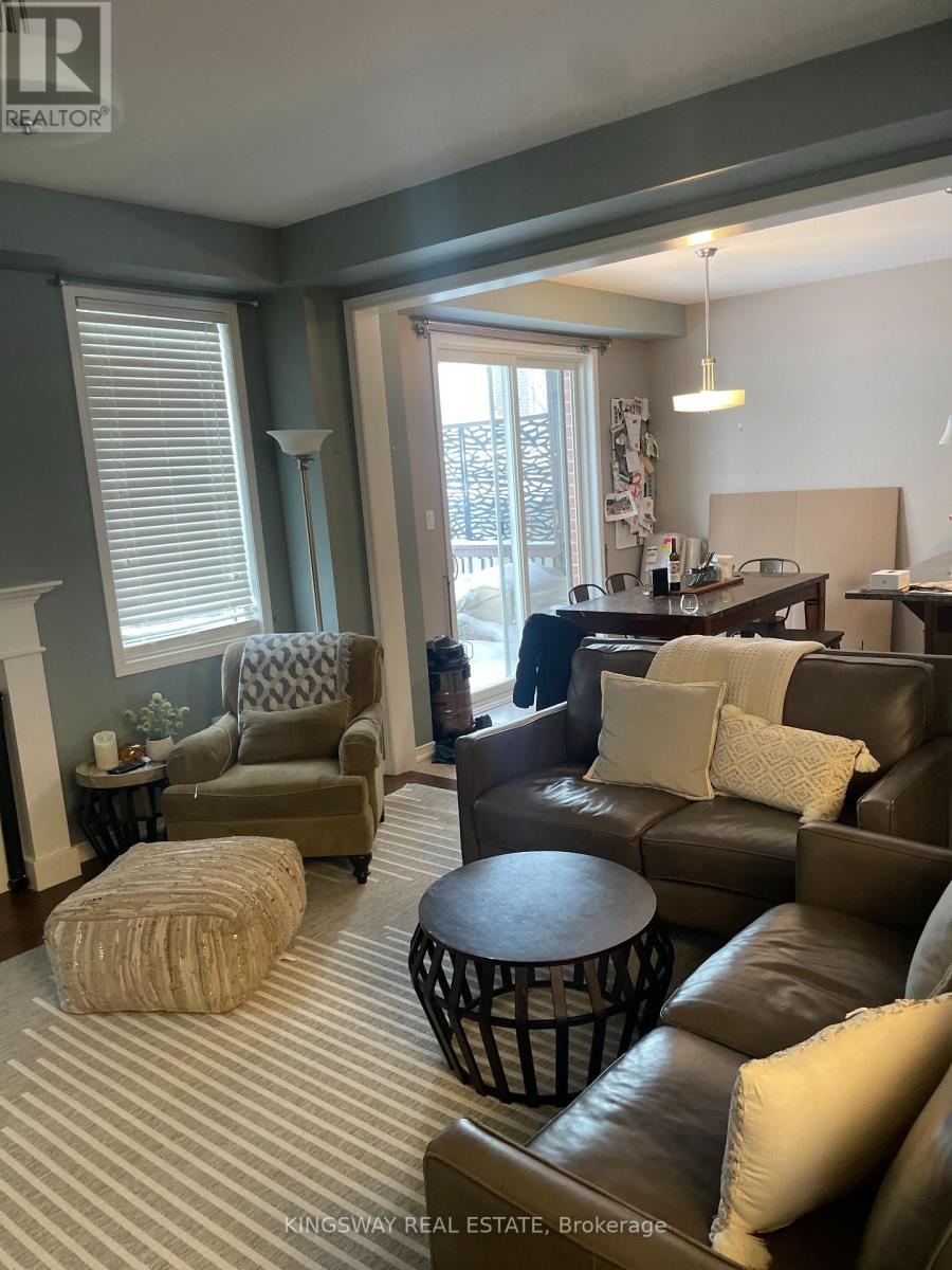 229 Pineglen Crescent, Kitchener, Ontario  N2R 0G2 - Photo 6 - X12733580