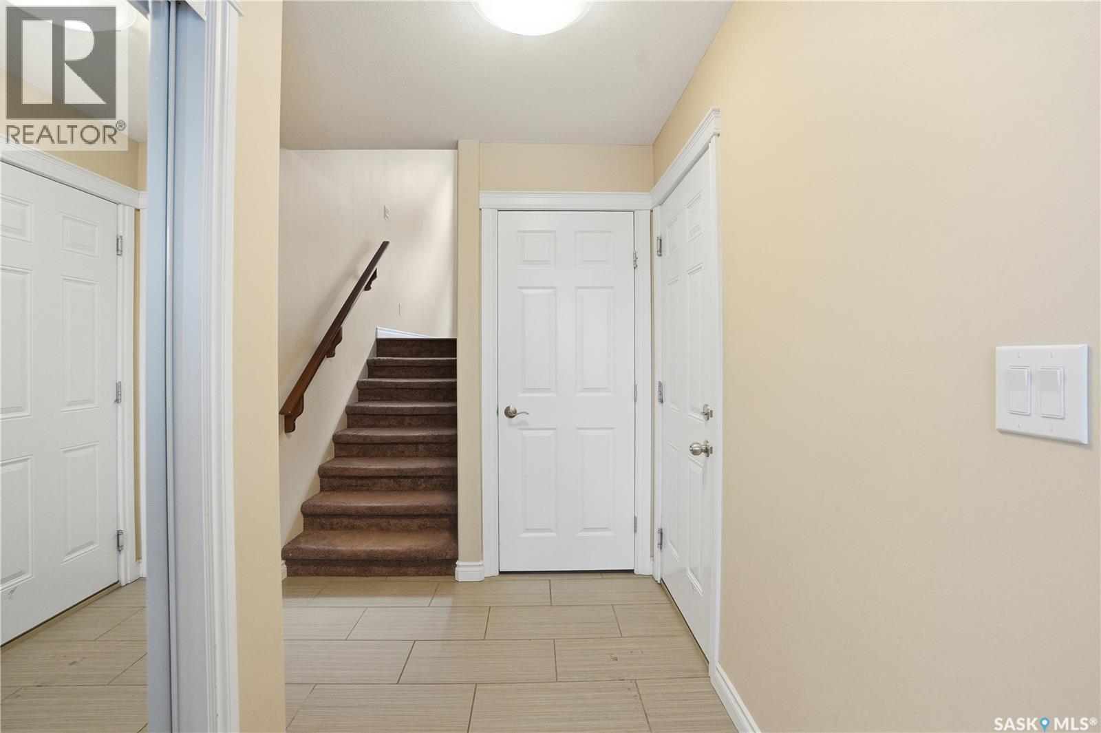 404 212 Willis Crescent, Saskatoon, Saskatchewan  S7T 0R7 - Photo 4 - SK027443