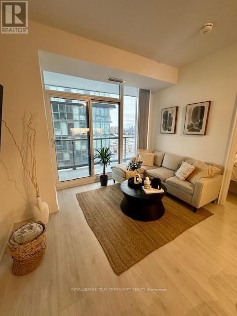 1409 - 10 Gatineau Drive, Vaughan, Ontario  L4J 0L2 - Photo 3 - N12690754