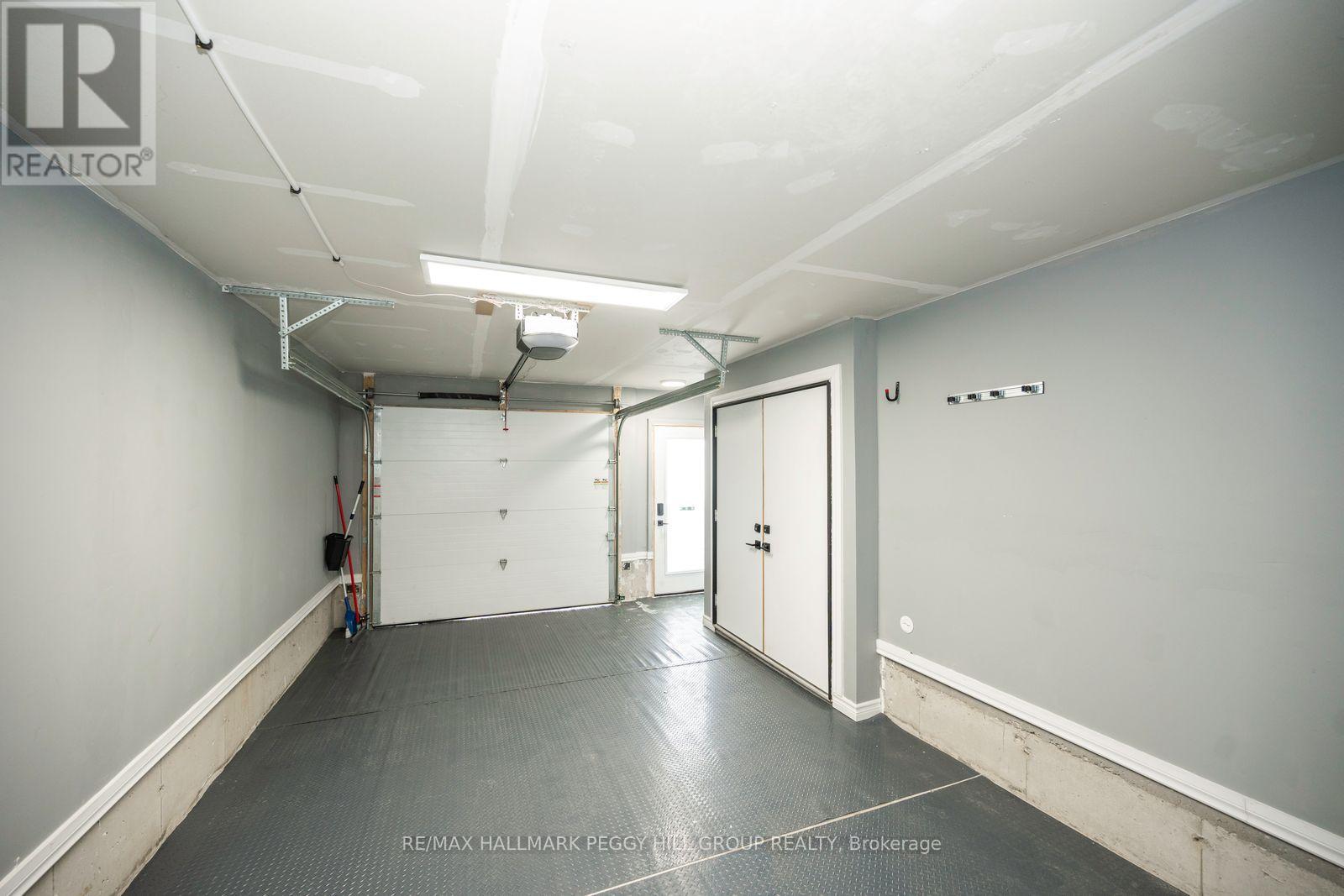 99 Fairlane Avenue, Barrie, Ontario  L9J 0M5 - Photo 12 - S12732308