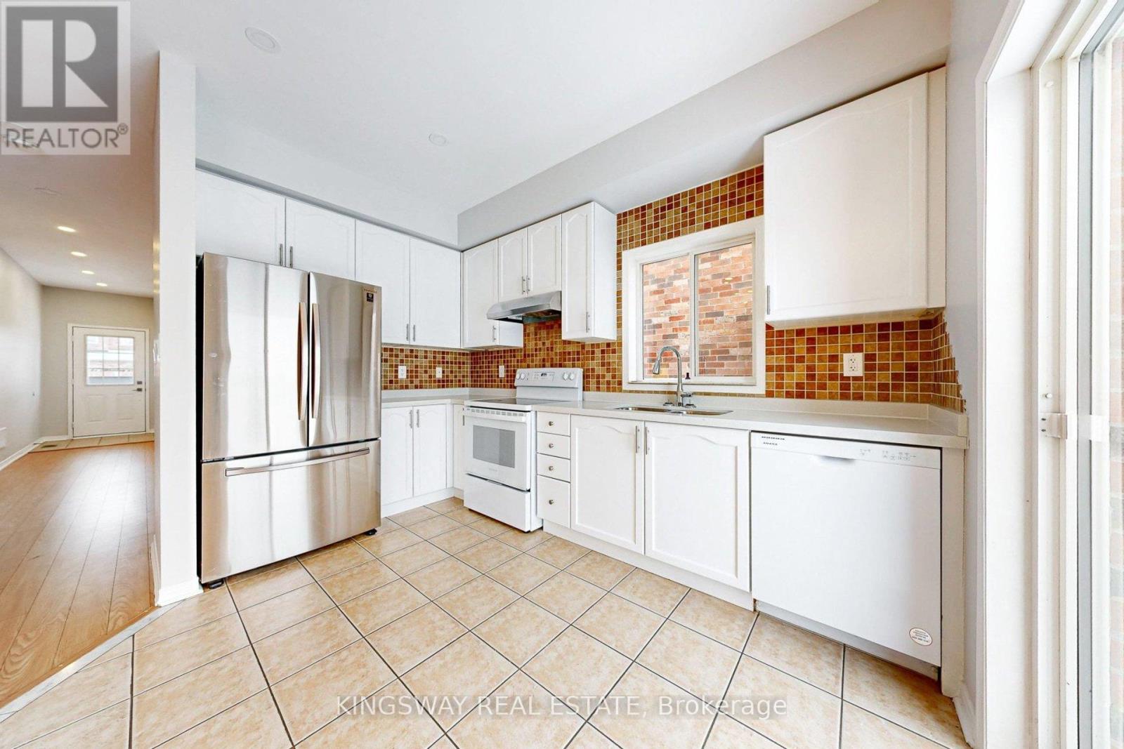 84 Abbotsbury Drive, Brampton, Ontario  L6X 0S2 - Photo 8 - W12542934