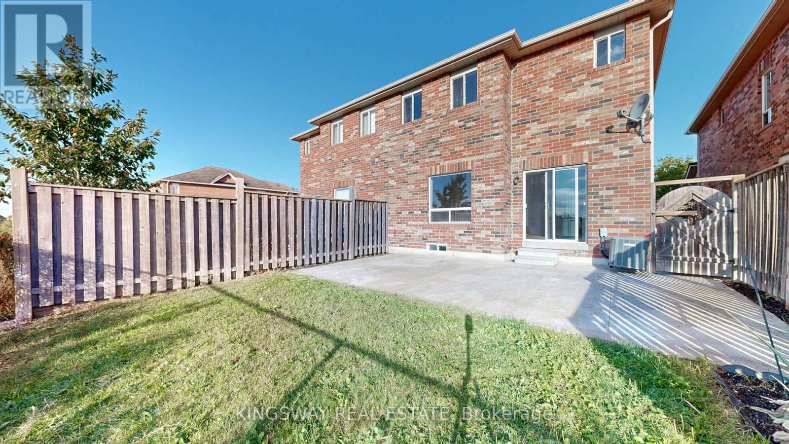 84 Abbotsbury Drive, Brampton, Ontario  L6X 0S2 - Photo 7 - W12542934