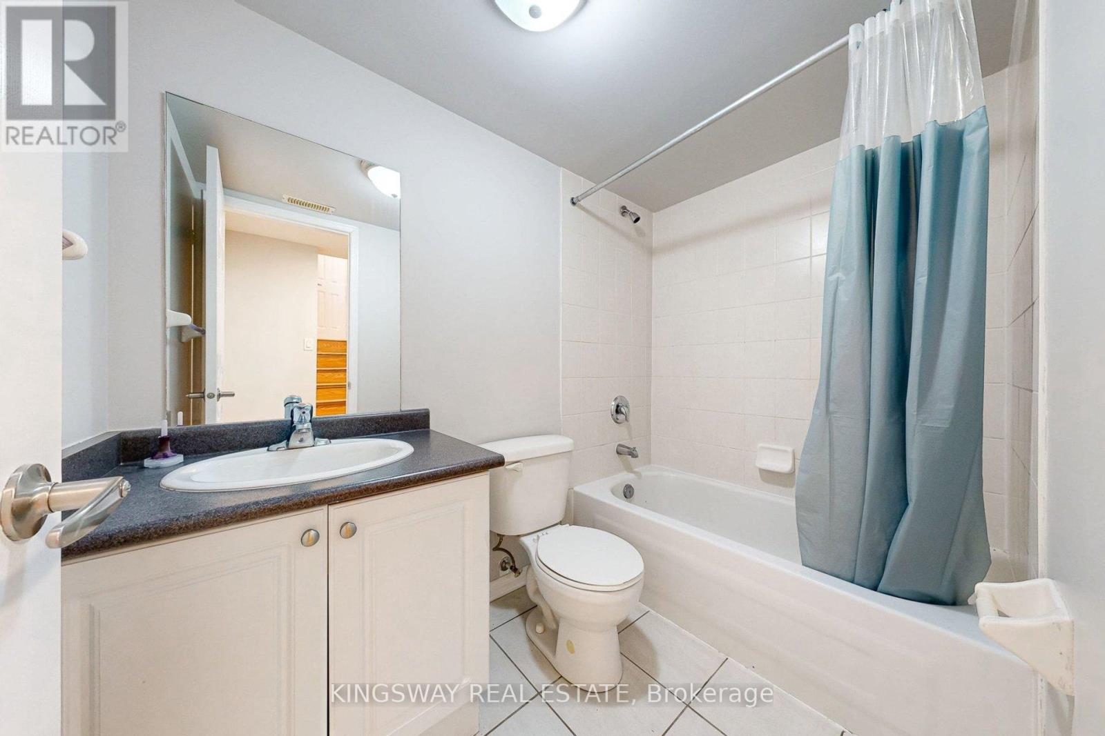 84 Abbotsbury Drive, Brampton, Ontario  L6X 0S2 - Photo 17 - W12542934