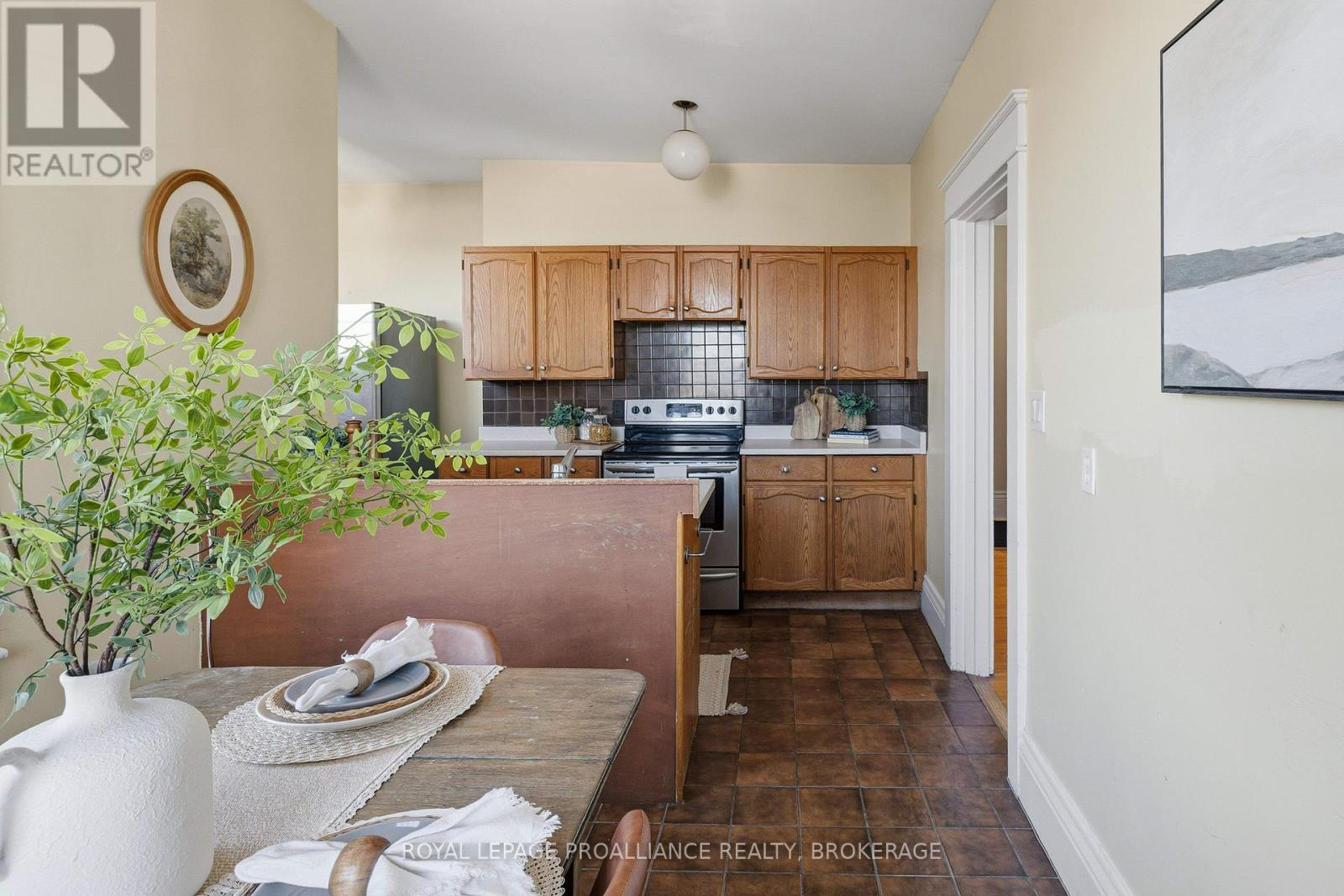 6 - 244 Barrie Street, Kingston, Ontario  K7L 3K5 - Photo 17 - X12733568