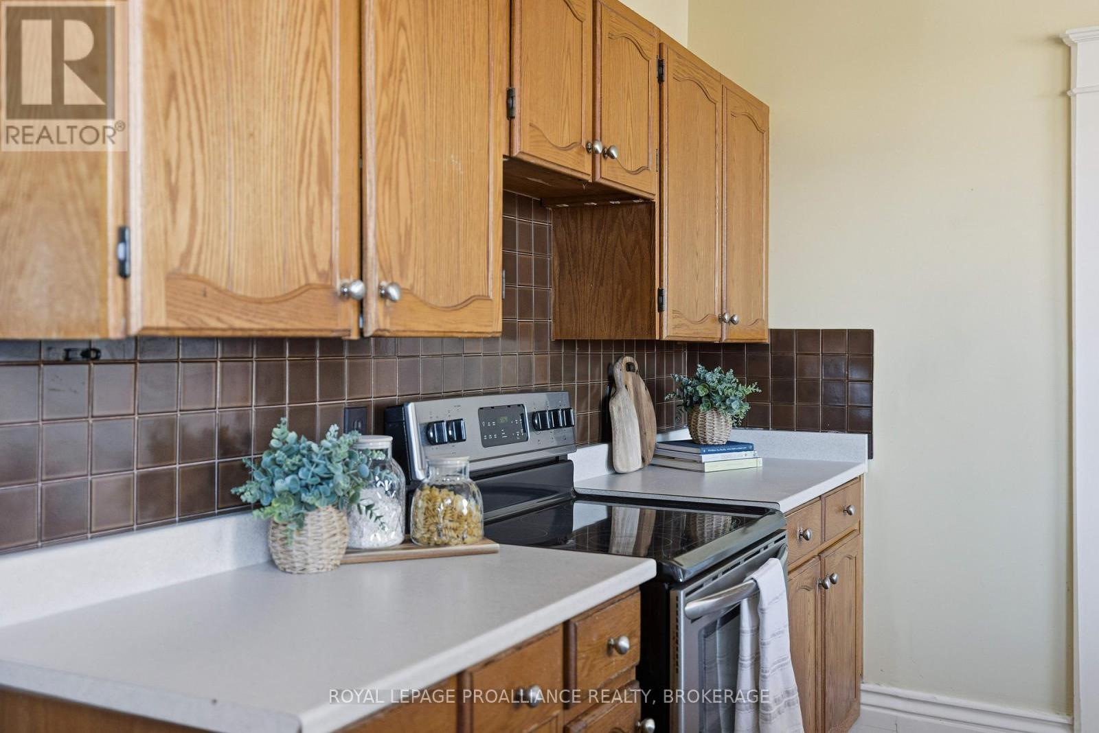 6 - 244 Barrie Street, Kingston, Ontario  K7L 3K5 - Photo 15 - X12733568