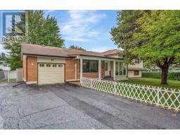 3 PINEWOOD CRESCENT, Kawartha Lakes, Ontario