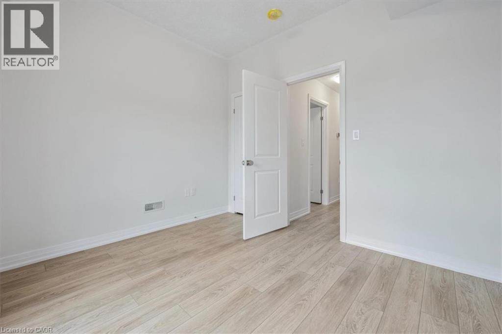 21 Reverie Way, Kitchener, Ontario  N2E 0K5 - Photo 18 - 40798716