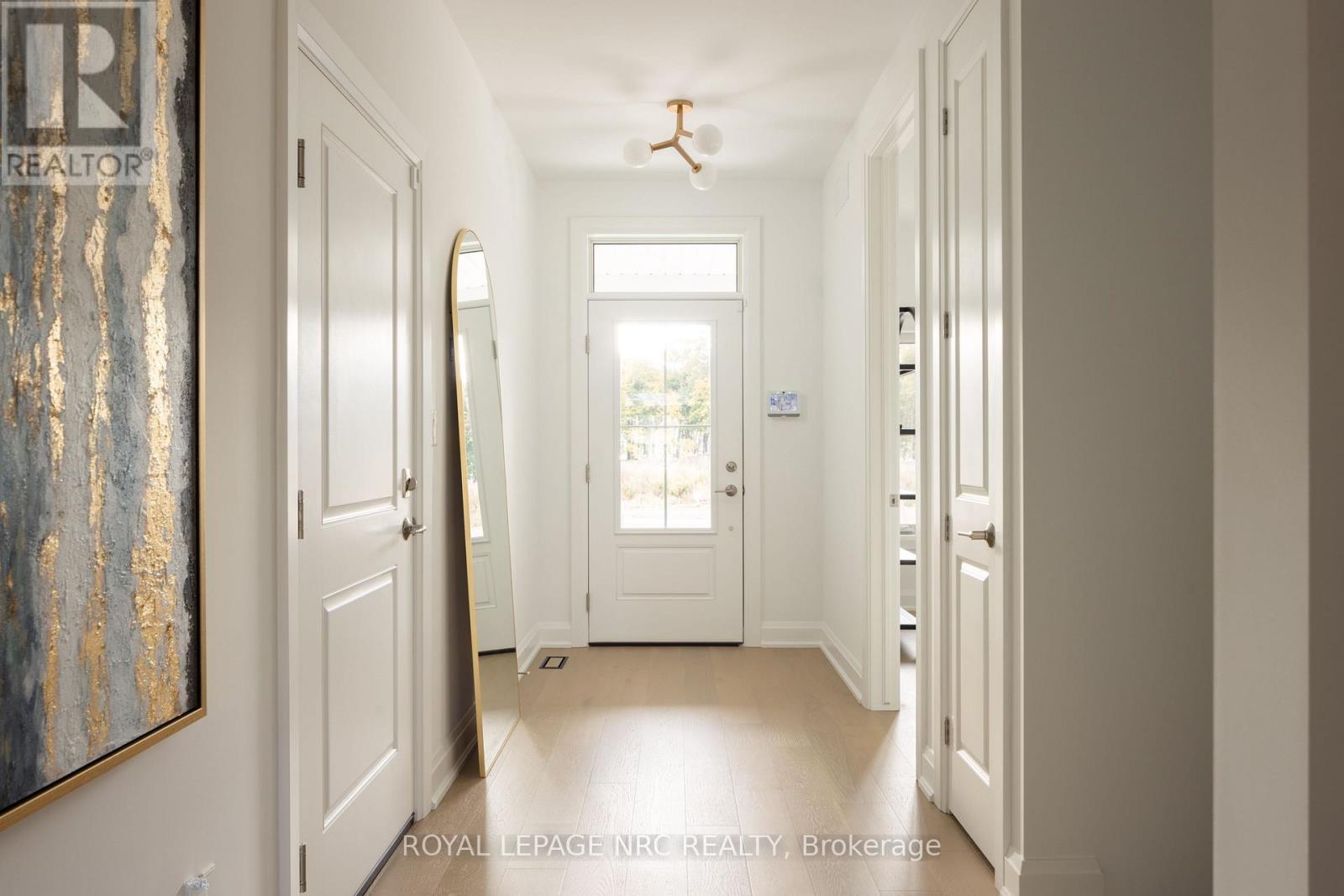 70f - 574 Seneca Drive, Fort Erie, Ontario  L2A 1C2 - Photo 1 - X12733696