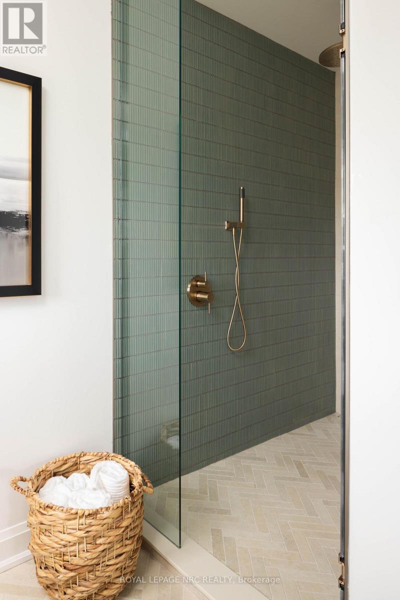 70f - 574 Seneca Drive, Fort Erie, Ontario  L2A 1C2 - Photo 14 - X12733696