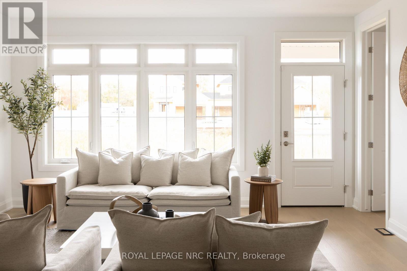 70f - 574 Seneca Drive, Fort Erie, Ontario  L2A 1C2 - Photo 9 - X12733696