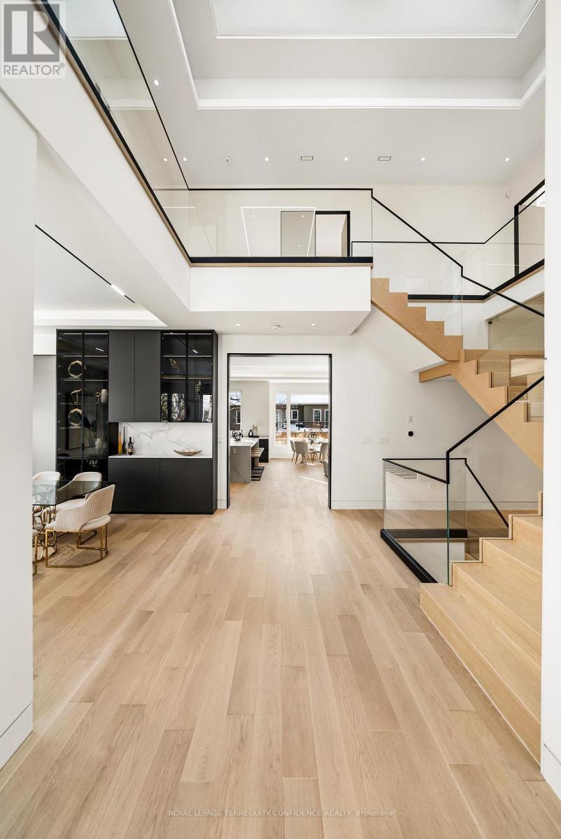 281 Kerrybrook Drive, Richmond Hill, Ontario  L4C 3R2 - Photo 5 - N12729020