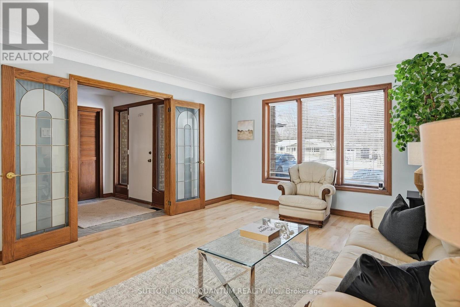 729 Winston Road, Grimsby, Ontario  L3M 4E8 - Photo 11 - X12722136