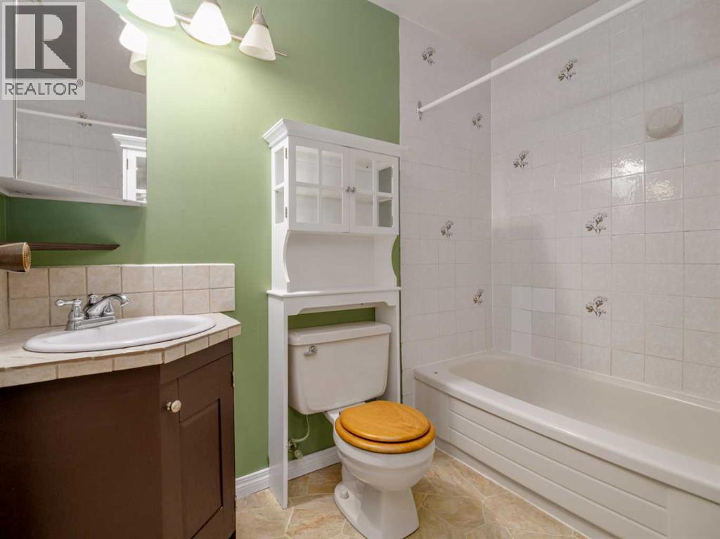 302, 65 Temple Boulevard  W, Lethbridge, Alberta  T1K 5M2 - Photo 22 - A2268845