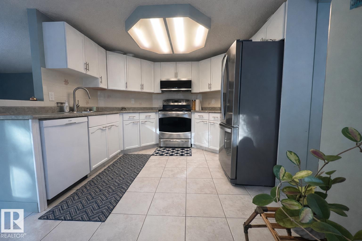 19011 92a Av Nw, Edmonton, Alberta  T5T 5R2 - Photo 7 - E4471203