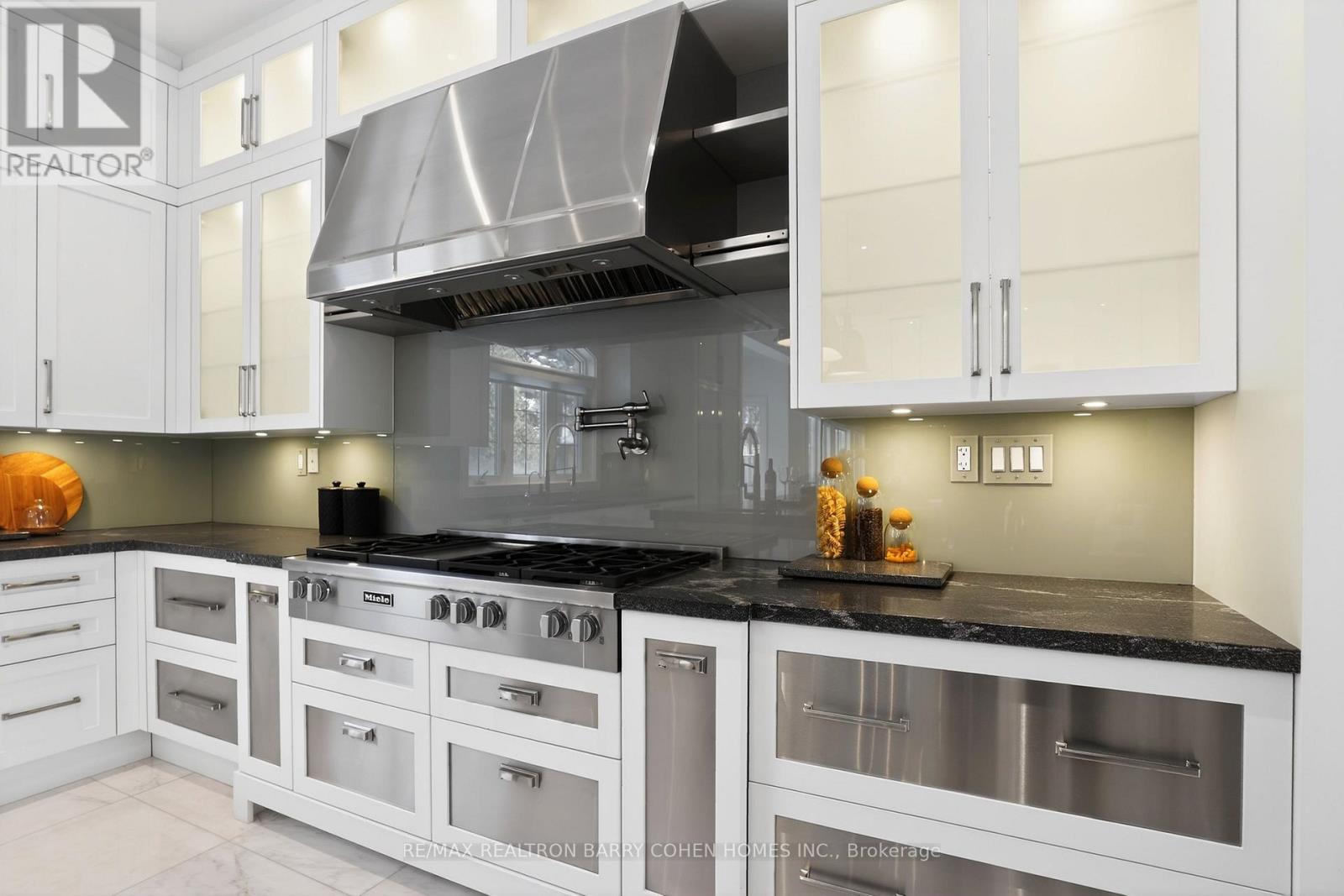 29 Junewood Crescent, Toronto, Ontario  M2L 2C3 - Photo 13 - C12733628