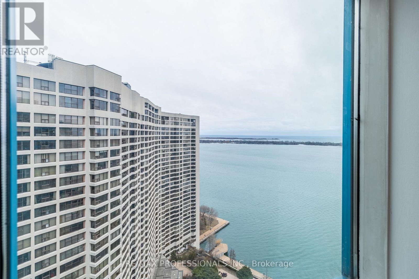 3703 - 77 Harbour Square, Toronto, Ontario  M5J 2S2 - Photo 10 - C12733662