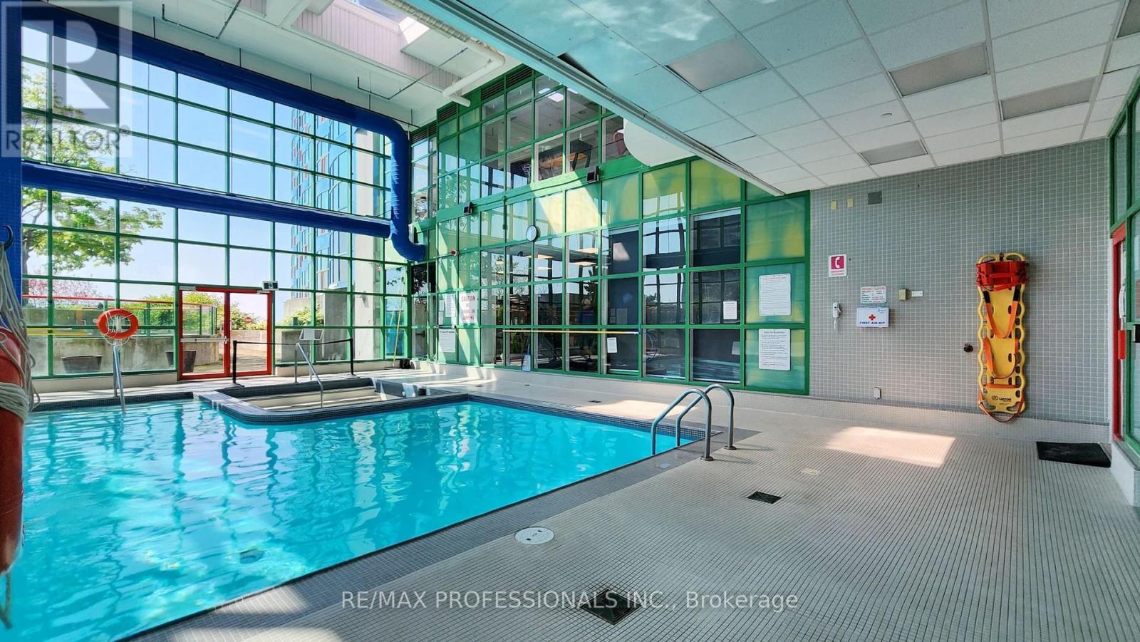 3703 - 77 Harbour Square, Toronto, Ontario  M5J 2S2 - Photo 31 - C12733662