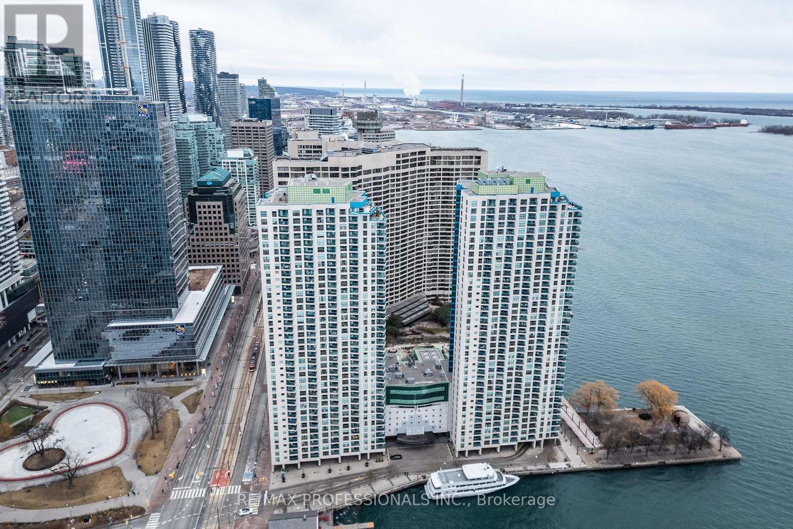 3703 - 77 Harbour Square, Toronto, Ontario  M5J 2S2 - Photo 43 - C12733662