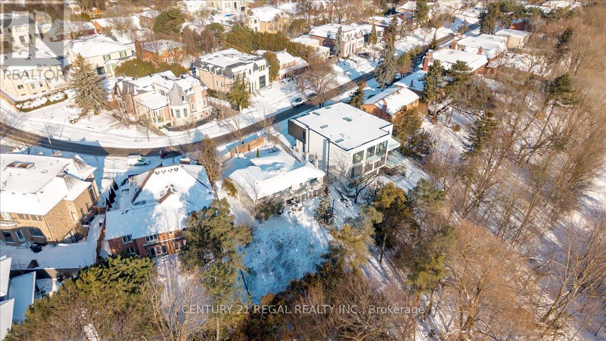 11 Montressor Drive, Toronto, Ontario  M2P 1Y9 - Photo 7 - C12733676