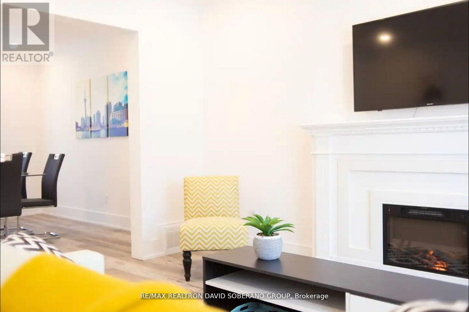 55 Raeburn Avenue, Toronto, Ontario  M3H 1G9 - Photo 3 - C12733758