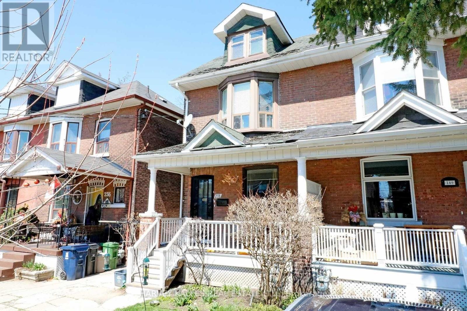 Lower - 238 Strathmore Boulevard, Toronto, Ontario  M4J 1P6 - Photo 2 - E12733632