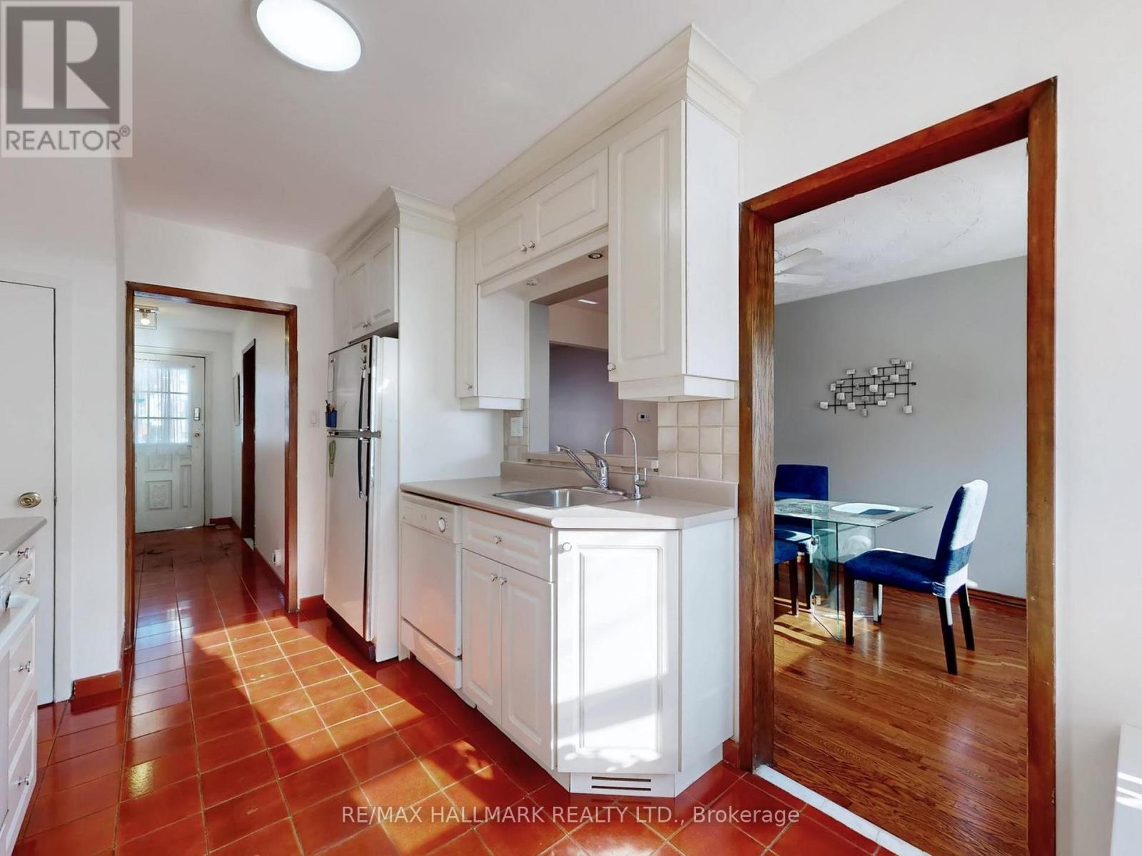 125 Aldwych Avenue, Toronto, Ontario  M4J 1X8 - Photo 16 - E12733686