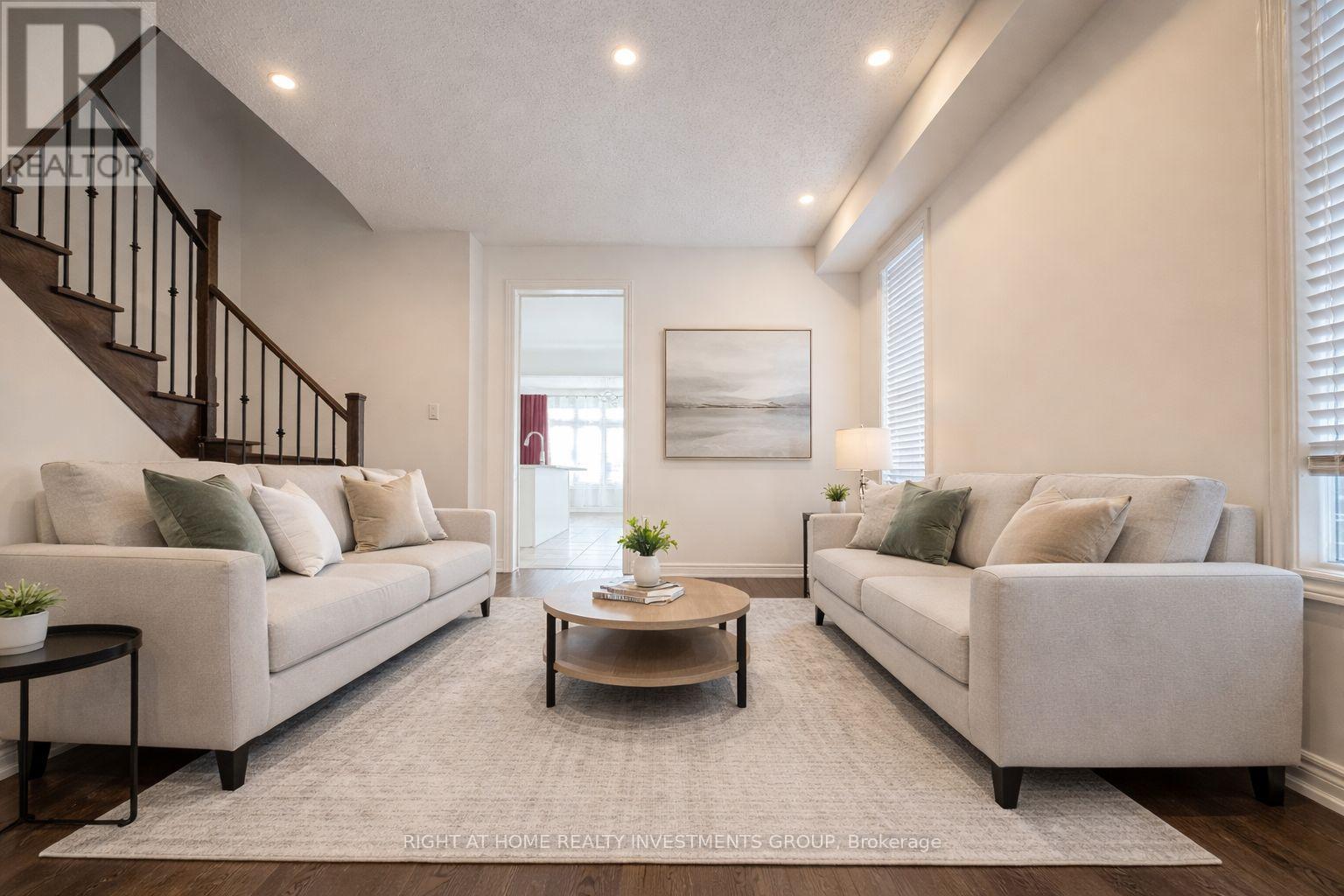 74 Beechborough Crescent, East Gwillimbury, Ontario  L9N 0N9 - Photo 3 - N12733726