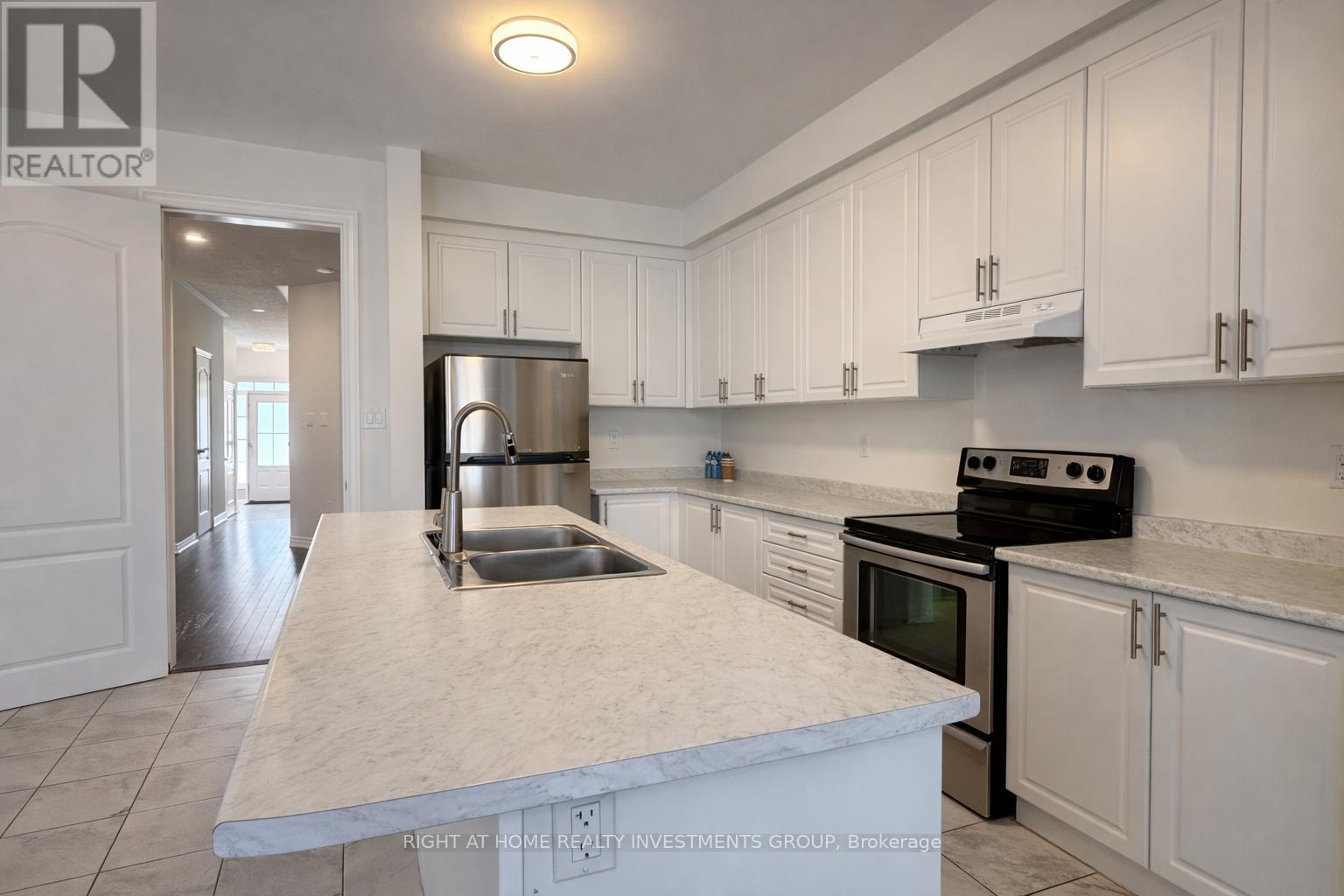 74 Beechborough Crescent, East Gwillimbury, Ontario  L9N 0N9 - Photo 5 - N12733726