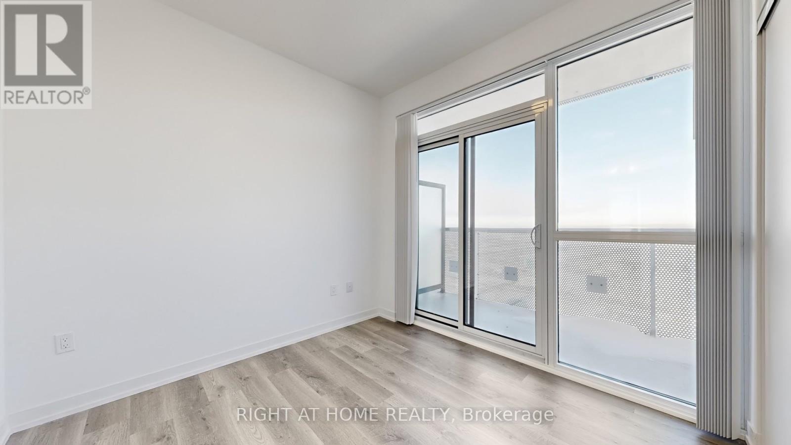 8 Interchange Way, Vaughan, Ontario  L4K 5Z7 - Photo 19 - N12733746