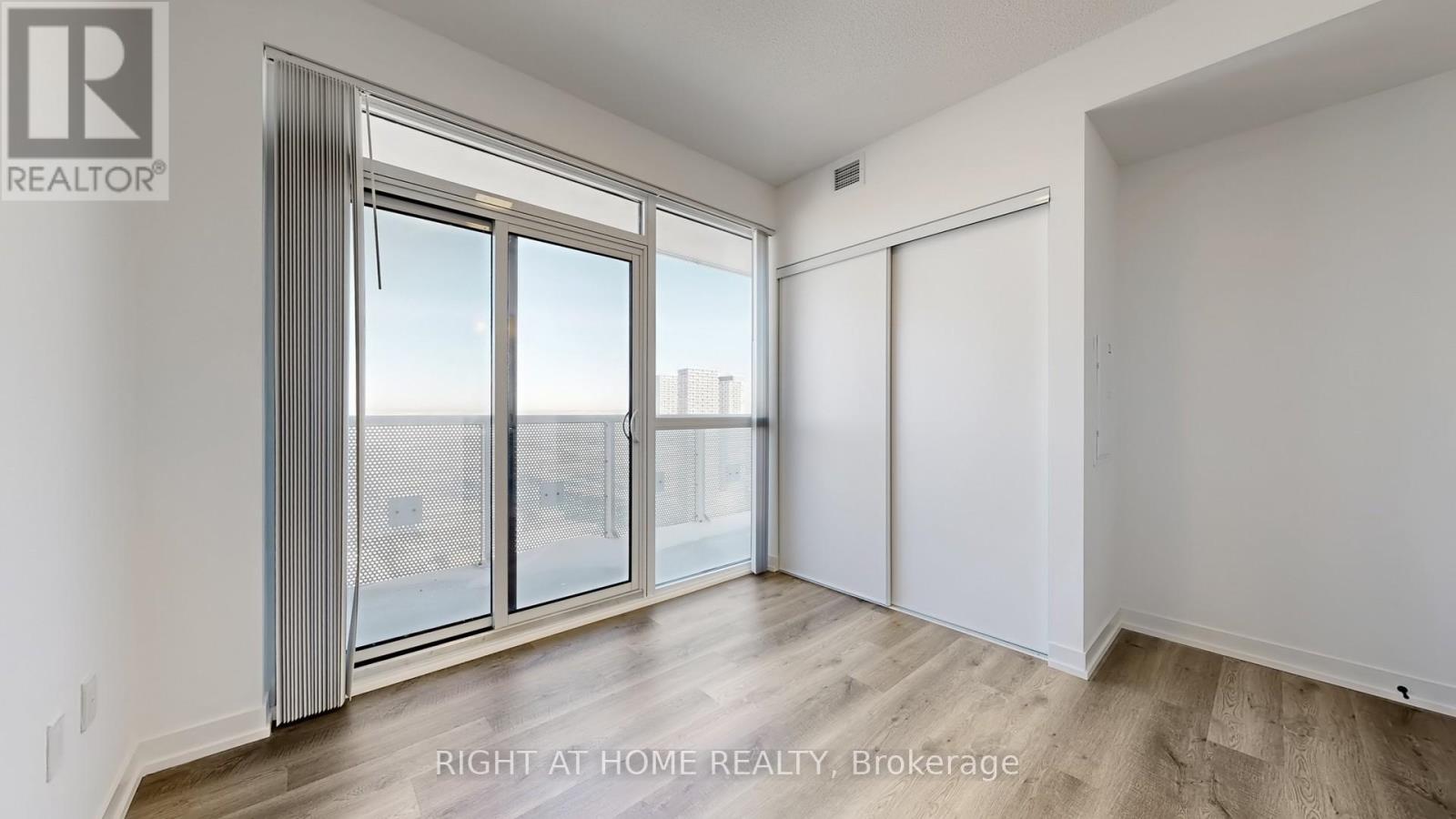 8 Interchange Way, Vaughan, Ontario  L4K 5Z7 - Photo 20 - N12733746