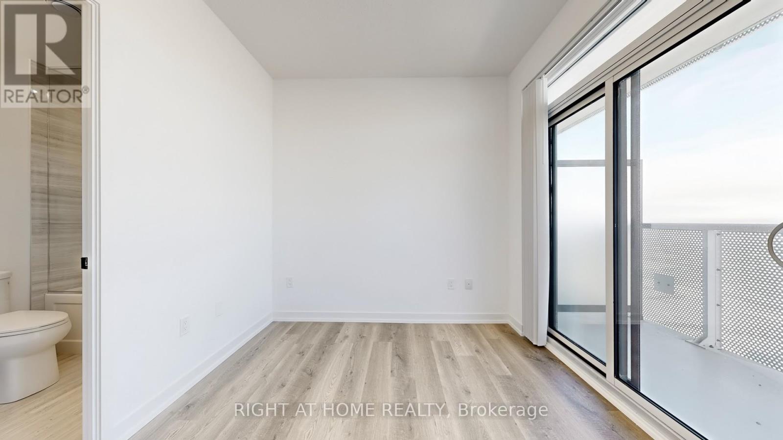 8 Interchange Way, Vaughan, Ontario  L4K 5Z7 - Photo 24 - N12733746