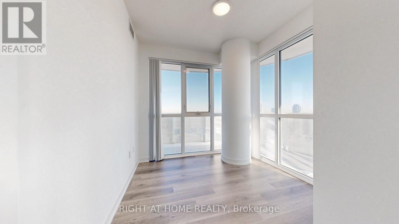 8 Interchange Way, Vaughan, Ontario  L4K 5Z7 - Photo 28 - N12733746