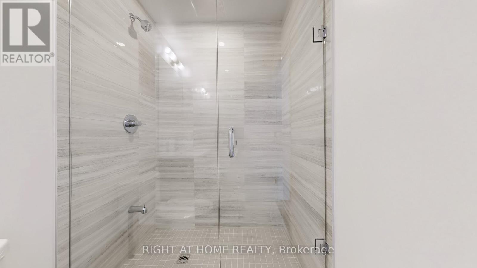 8 Interchange Way, Vaughan, Ontario  L4K 5Z7 - Photo 32 - N12733746