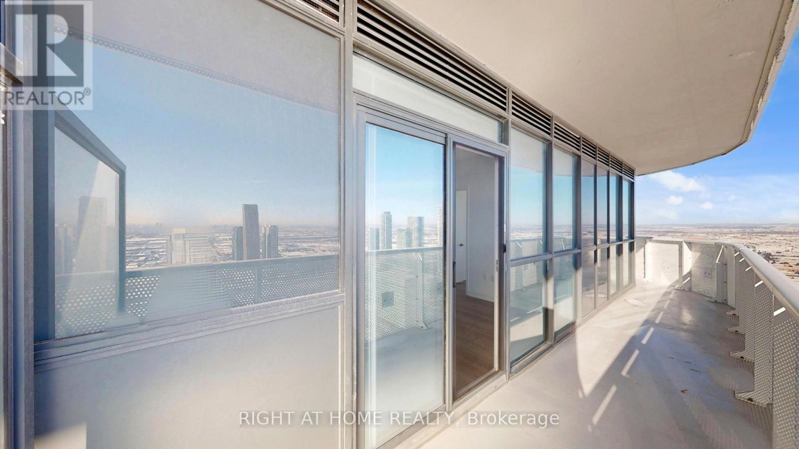 8 Interchange Way, Vaughan, Ontario  L4K 5Z7 - Photo 36 - N12733746