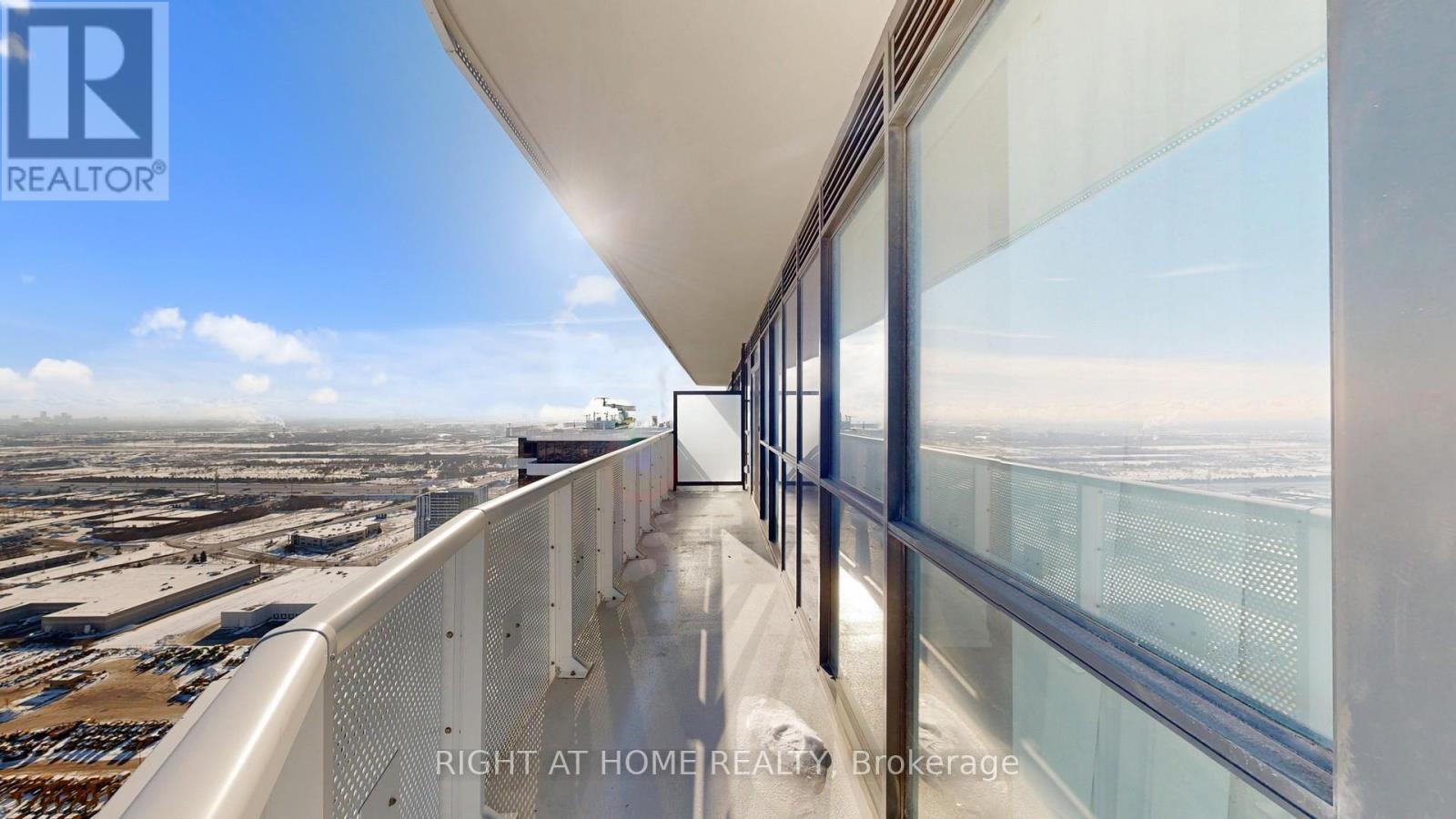 8 Interchange Way, Vaughan, Ontario  L4K 5Z7 - Photo 37 - N12733746