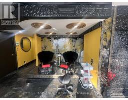 34 BERWICK AVENUE, Toronto, Ontario