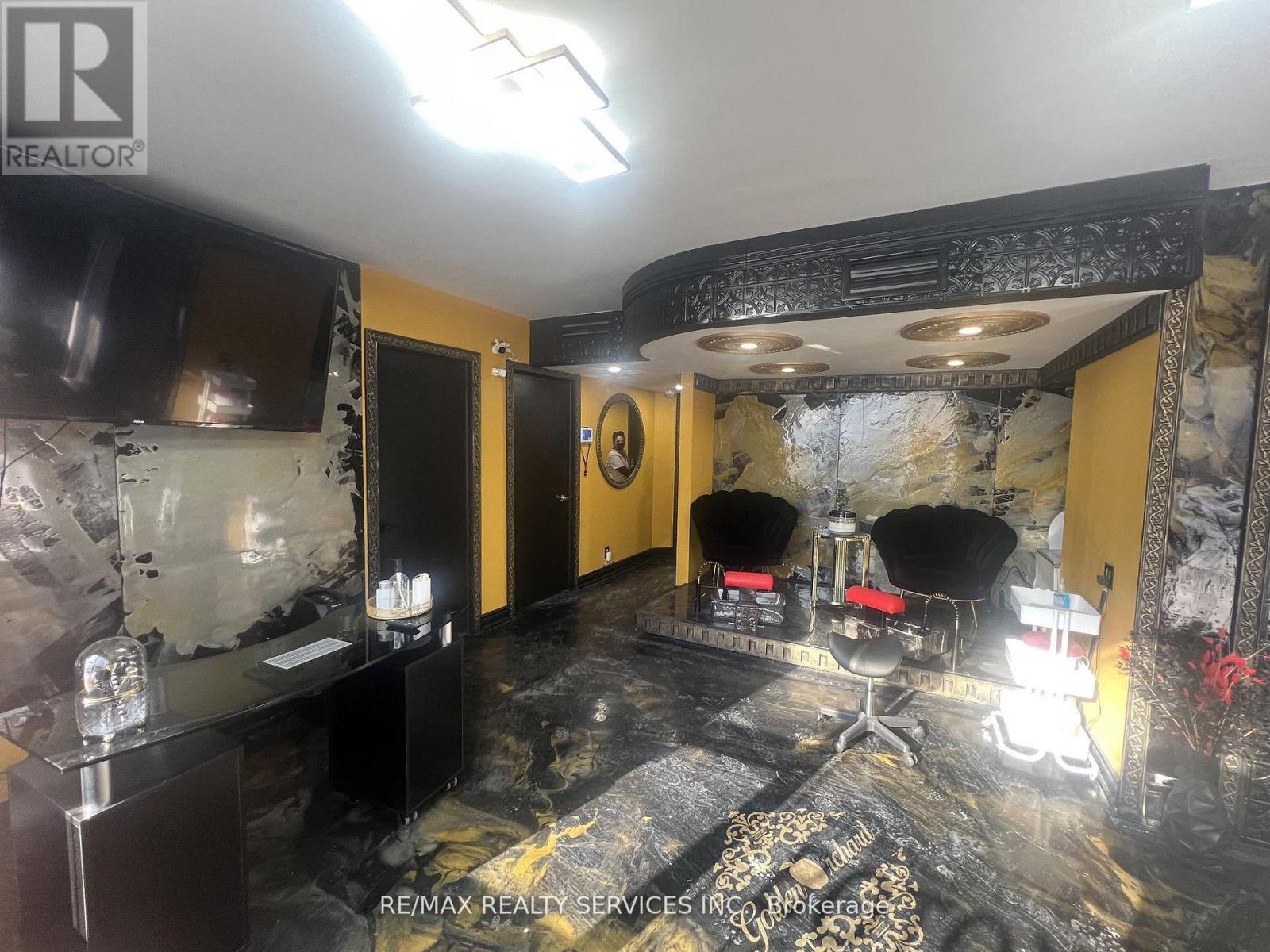 34 Berwick Avenue, Toronto, Ontario  M5P 1H1 - Photo 8 - C12733564