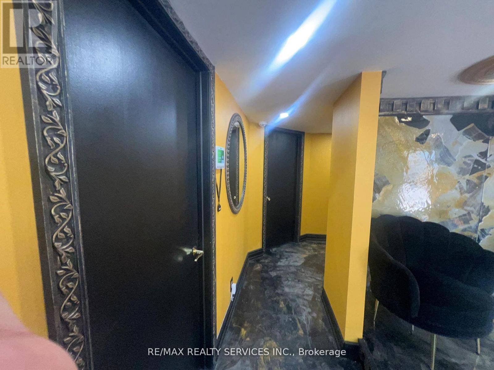 34 Berwick Avenue, Toronto, Ontario  M5P 1H1 - Photo 3 - C12733564