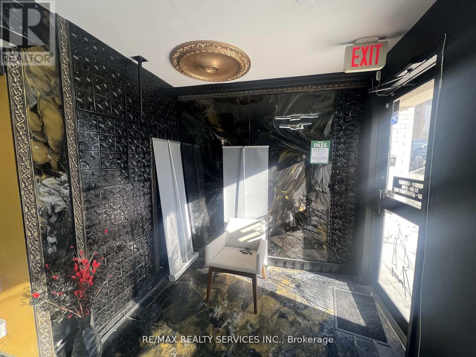 34 Berwick Avenue, Toronto, Ontario  M5P 1H1 - Photo 5 - C12733564