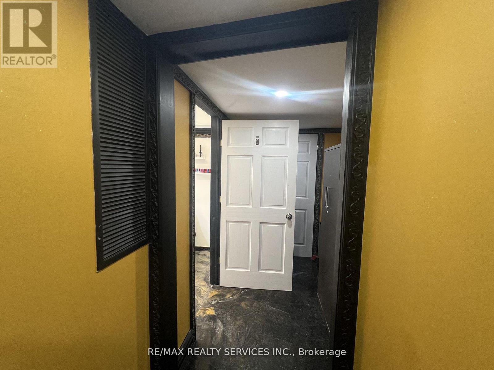 34 Berwick Avenue, Toronto, Ontario  M5P 1H1 - Photo 9 - C12733564